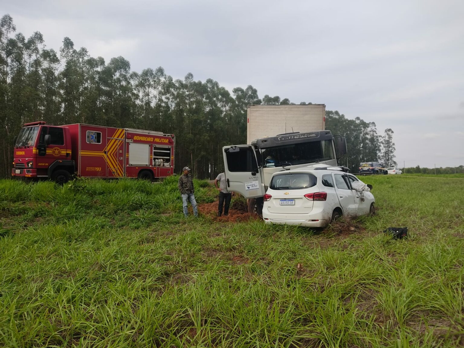 Motorista de caminhão que causou acidente fatal na BR 262 é preso em