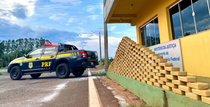 Os policiais rodoviários federais fiscalizavam na BR-158