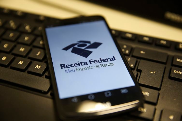  Receita oferece ainda aplicativo para tablets e smartphones, que permite o acompanhamento das restituições - Marcello Casal JrAgência Brasil