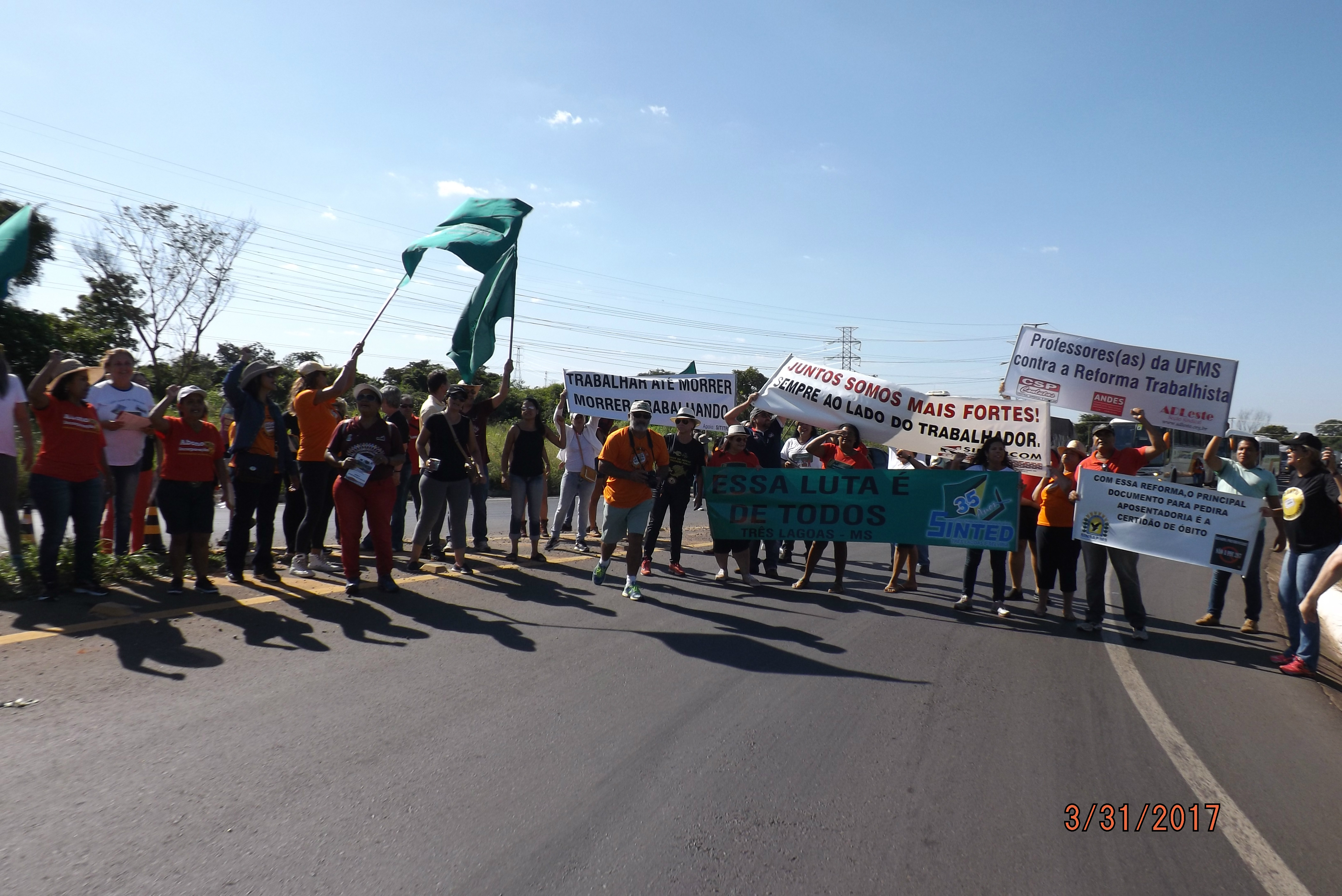 A paralisação nacional contra a reforma da previdência, ocorre também em Três Lagoas. Foto: Rádio Caçula