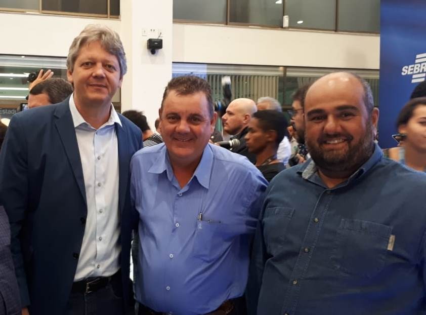 Na foto, o secretário estadual Jaime Verruck, Guerreiro e o presidente da ACITL, Fernando Jurado