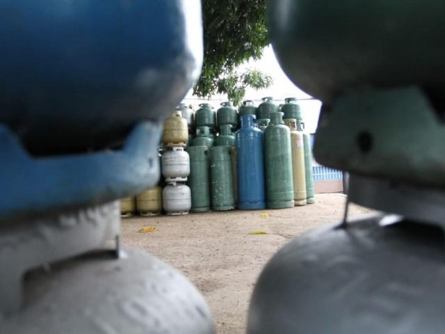 Consumidor paga em média R$ 69,63 pelo gás de cozinha em Campo Grande (Foto: Arquivo/Campo Grande News)