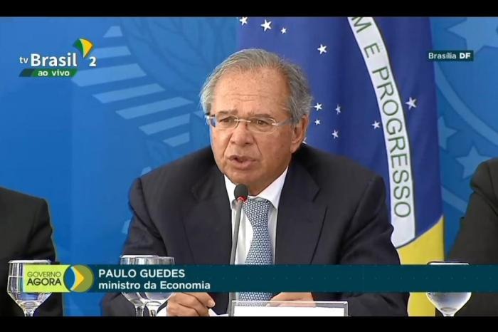 Ministro da Economia Paulo Guedes anunciou a liberação de R$ 15 milhões em benefícios de até R$ 200 para trabalhadores informais e autônomos. Foto: Divulgação.