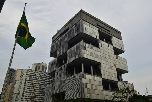 A nota da Petrobras passou de Baa3 para Ba2 e, com isso, a estatal perde o grau de investimento e passa para o grau especulativo. Foto: Fernando Frazão/Agênica Brasil