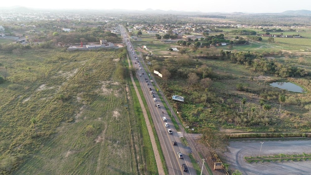 Fila de carros para entrar na cidade de Bonito (MS). — Foto: Secretaria de Turismo de Bonito/Divulgação