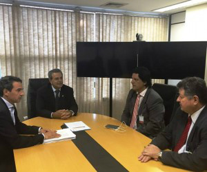 Deputado Marquinhos Trad se reuniu com cúpula da Aneel, em Brasília. (Foto: Divulgação)