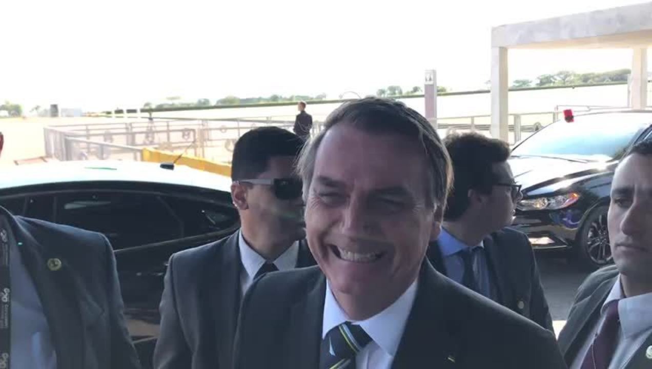 Bolsonaro diz que faltam 'alguns ajustes' para o anúncio do saque do FGTS. Imagens: G1