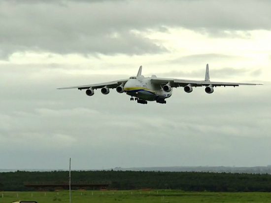 Antonov, maior avião do mundo, pousou às 11h03 no Aeroporto de Viracopos - Foto: Reprodução/GloboNews