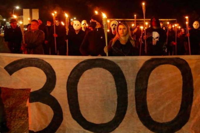 A ativista bolsonarista Sara Winter realiza protesto contra o Supremo Tribunal Federal. Foto: