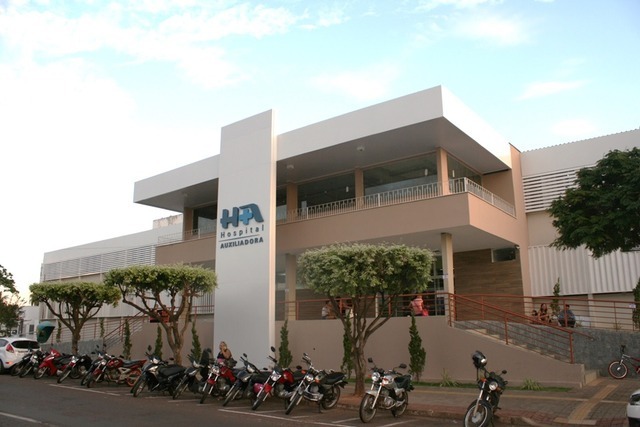 Com ferimentos na cabeça e no braço, homem foi encaminhado ao Hospital Auxiliadora. Foto: Arquivo Rádio Caçula.