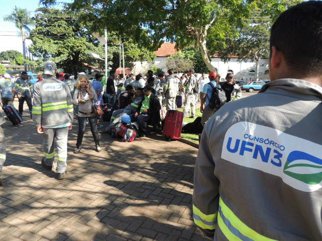 Mais de 500 operários estão reunidos no local.Foto:Rádio Caçula